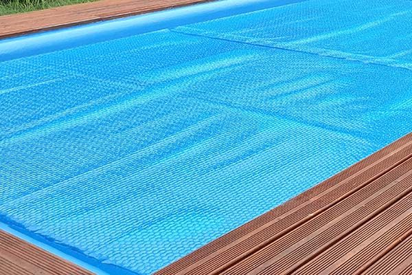 Luftpolsterabdeckung und Solarabdeckung für den Pool